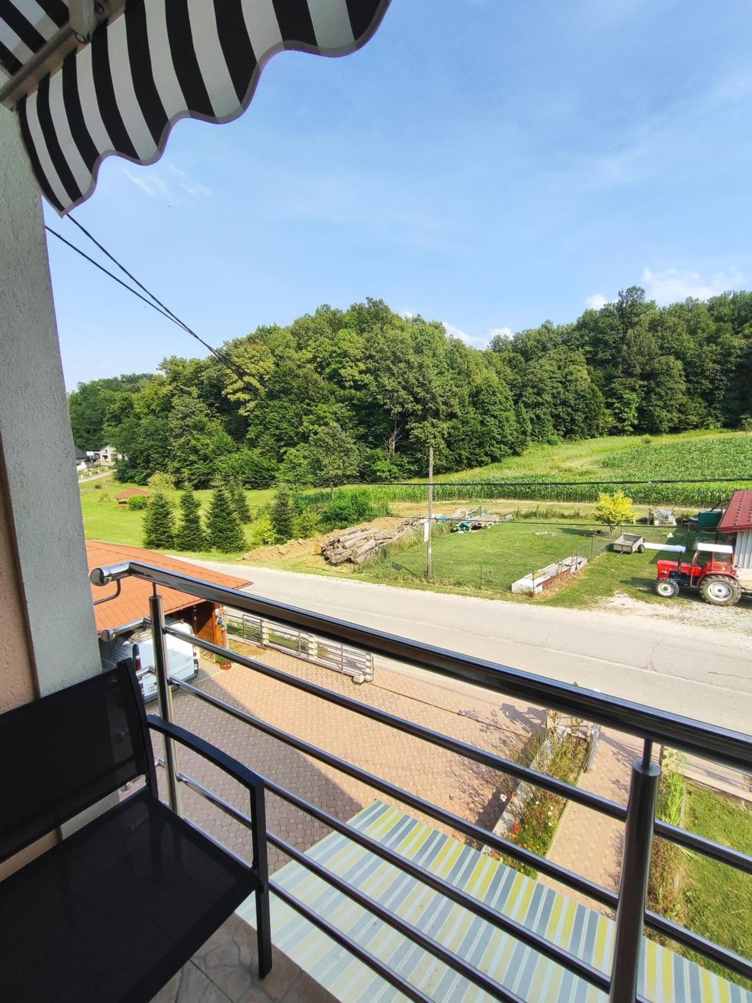 Apartamento Happy Moments 1 Gornje Jesenje Exterior foto